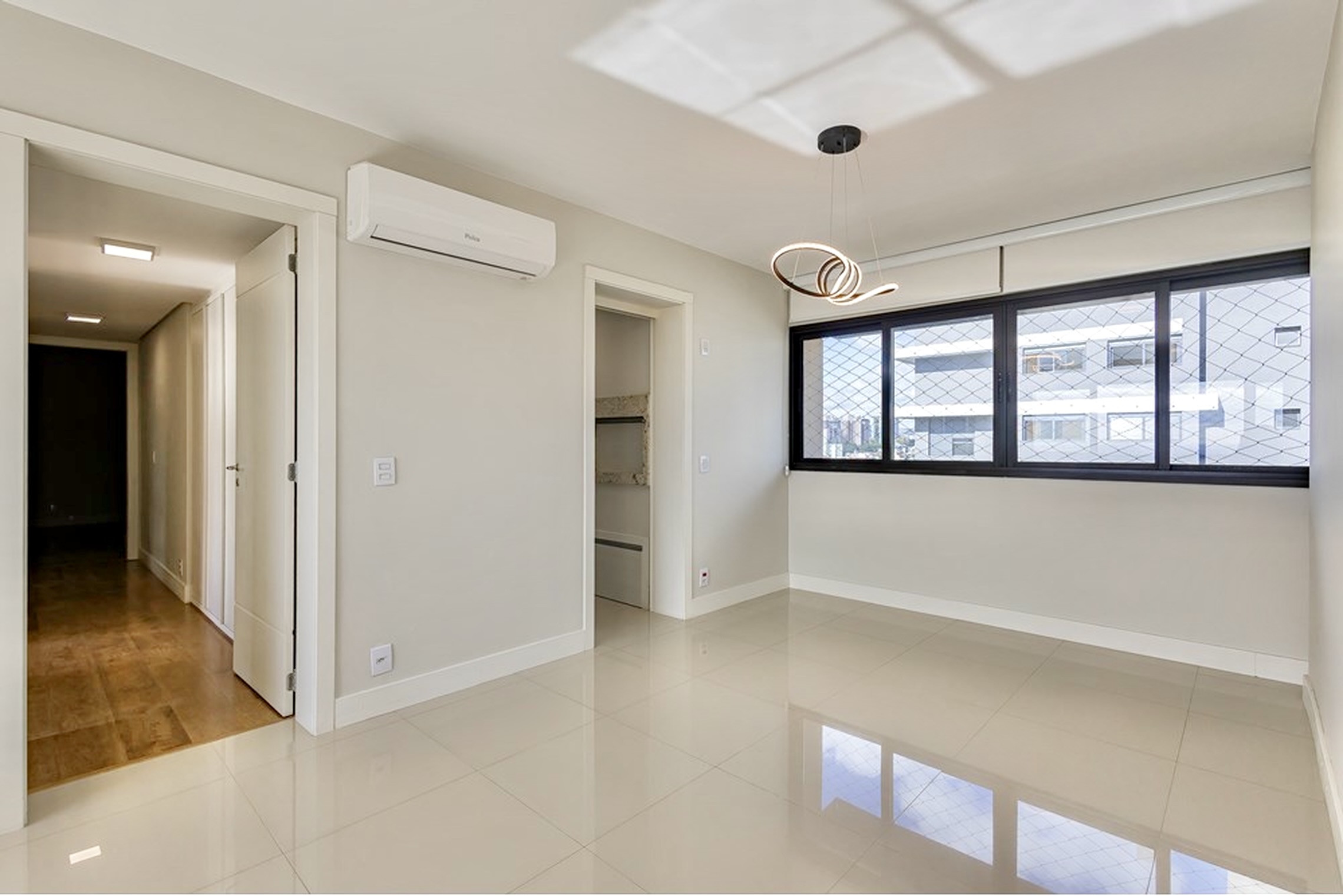 R$ 1.195.000 - MARAVILHOSO APARTAMENTO - 98M2 - 3 DORM - SU&Iacute;TE - VISTA - 2 VAGAS Rua Coronel Camisão Porto Alegre - 