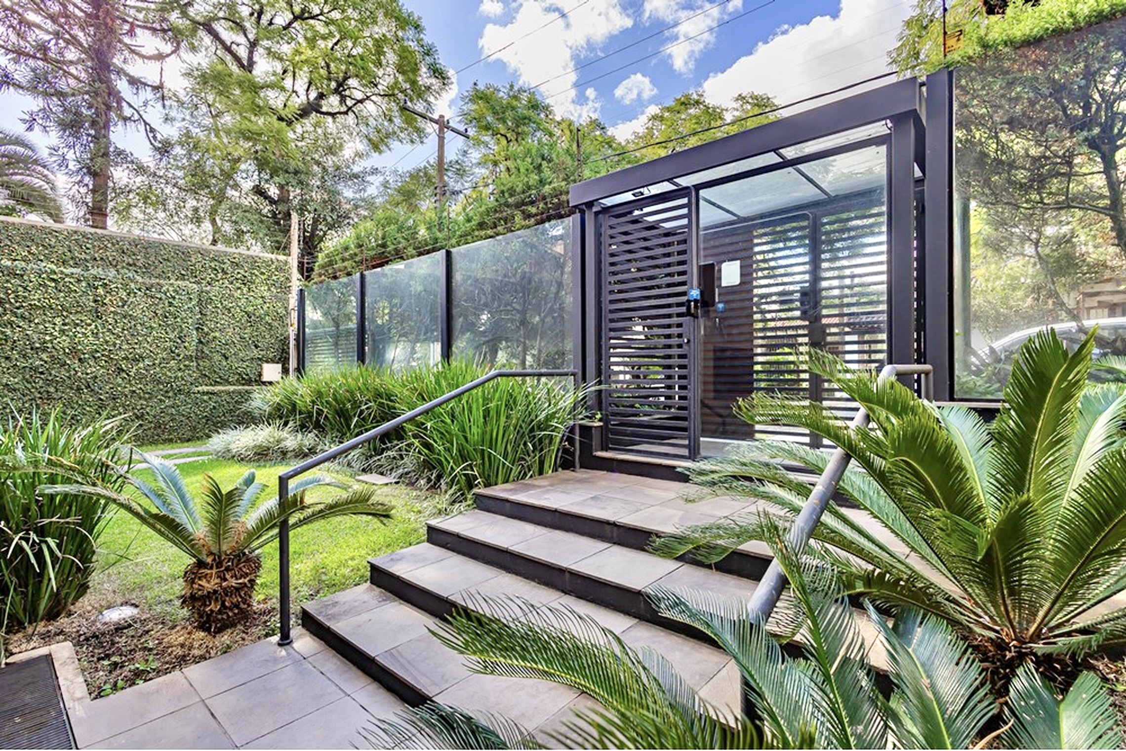 R$ 1.195.000 - MARAVILHOSO APARTAMENTO - 98M2 - 3 DORM - SU&Iacute;TE - VISTA - 2 VAGAS Rua Coronel Camisão Porto Alegre - 