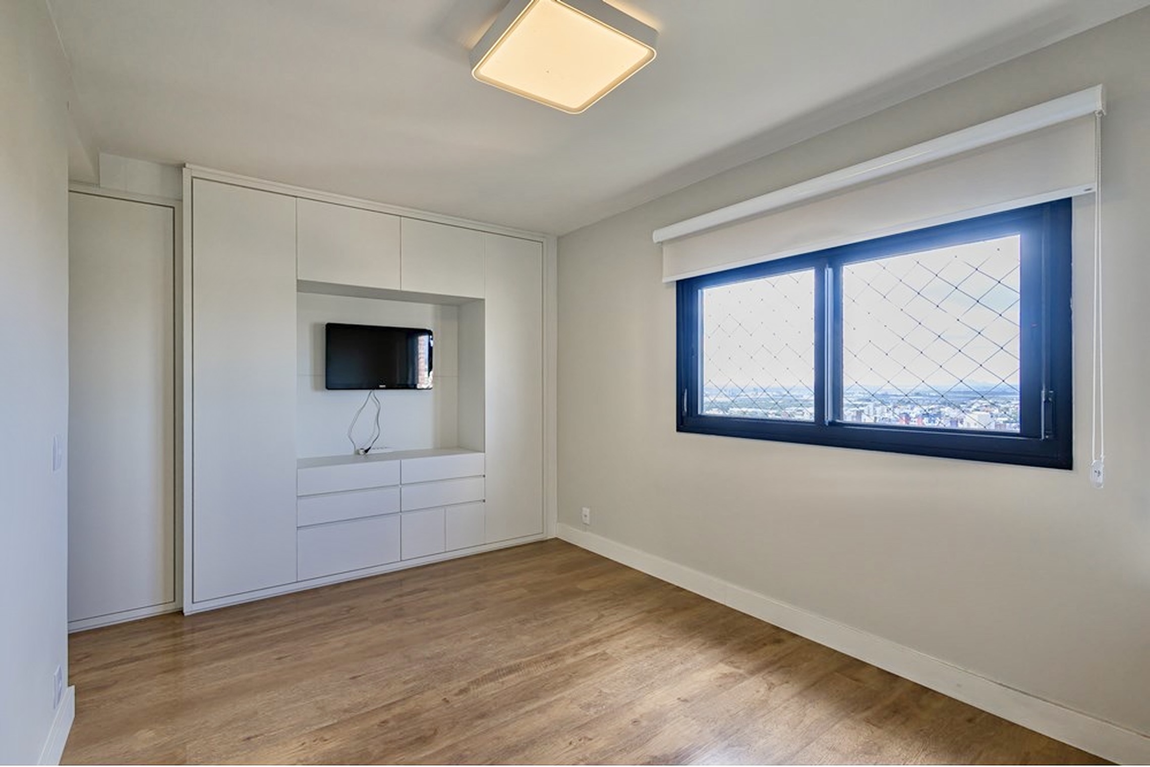 R$ 1.195.000 - MARAVILHOSO APARTAMENTO - 98M2 - 3 DORM - SU&Iacute;TE - VISTA - 2 VAGAS Rua Coronel Camisão Porto Alegre - 