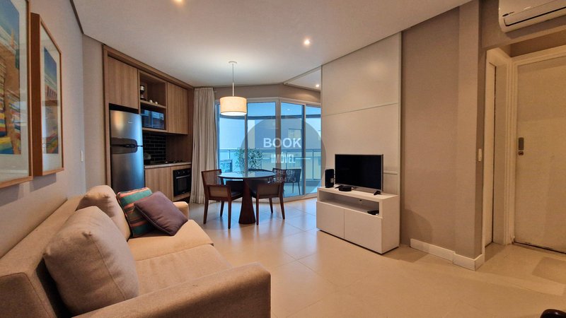 Oportunidade na Quadra da Praia!   Av. Mal. Floriano Peixoto Santos - 