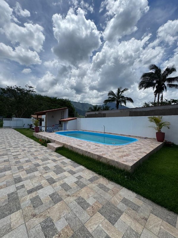 🏡 Ed&iacute;cula &agrave; venda no Massagua&ccedil;u  Caraguatatuba - 