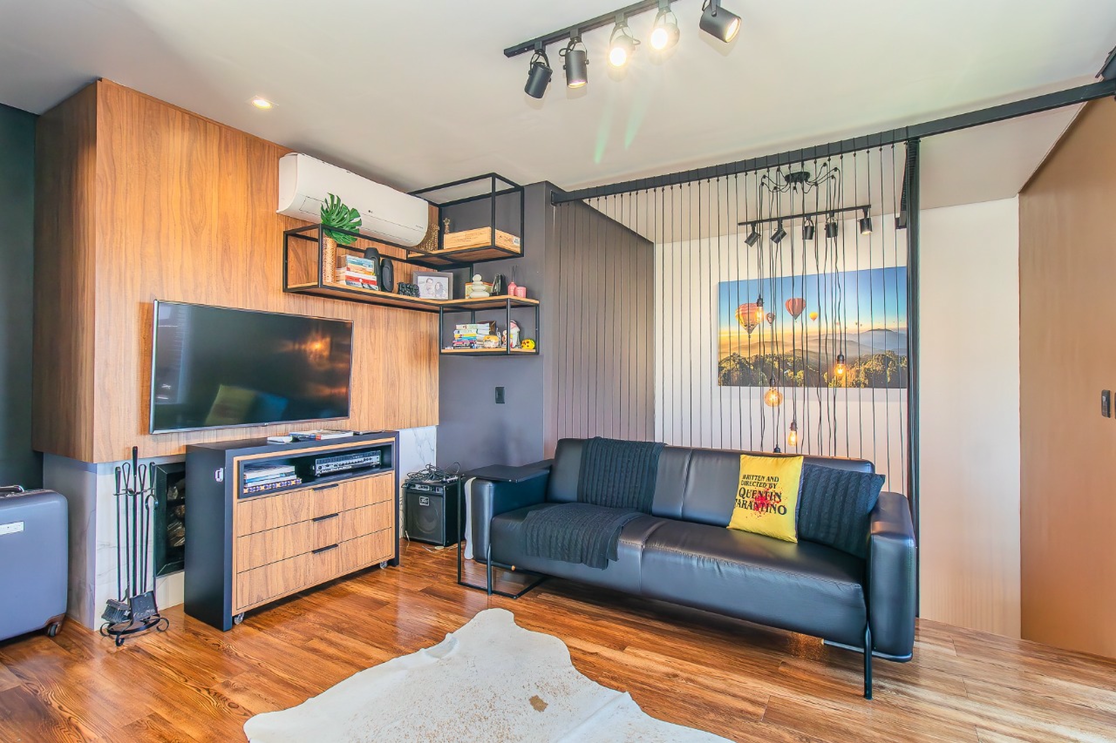 R$ 1.495.000 - COBERTURA DUPLEX - MOBILIADA - 129M2 - 2 SU&Iacute;TES - VISTA - INFRA - 2 VAGAS Rua Doutor Veridiano Farias Porto Alegre - 