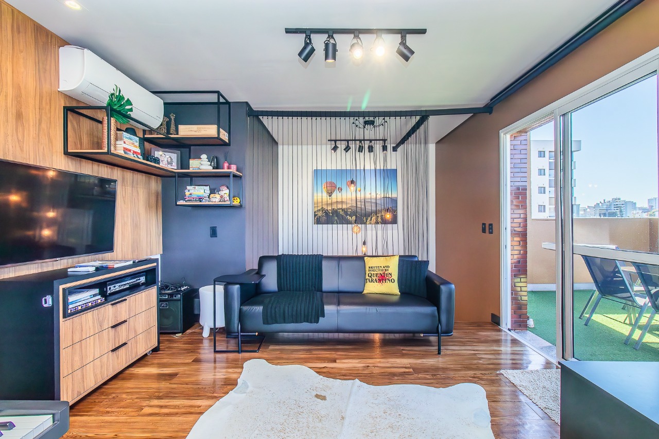 R$ 1.495.000 - COBERTURA DUPLEX - MOBILIADA - 129M2 - 2 SU&Iacute;TES - VISTA - INFRA - 2 VAGAS Rua Doutor Veridiano Farias Porto Alegre - 