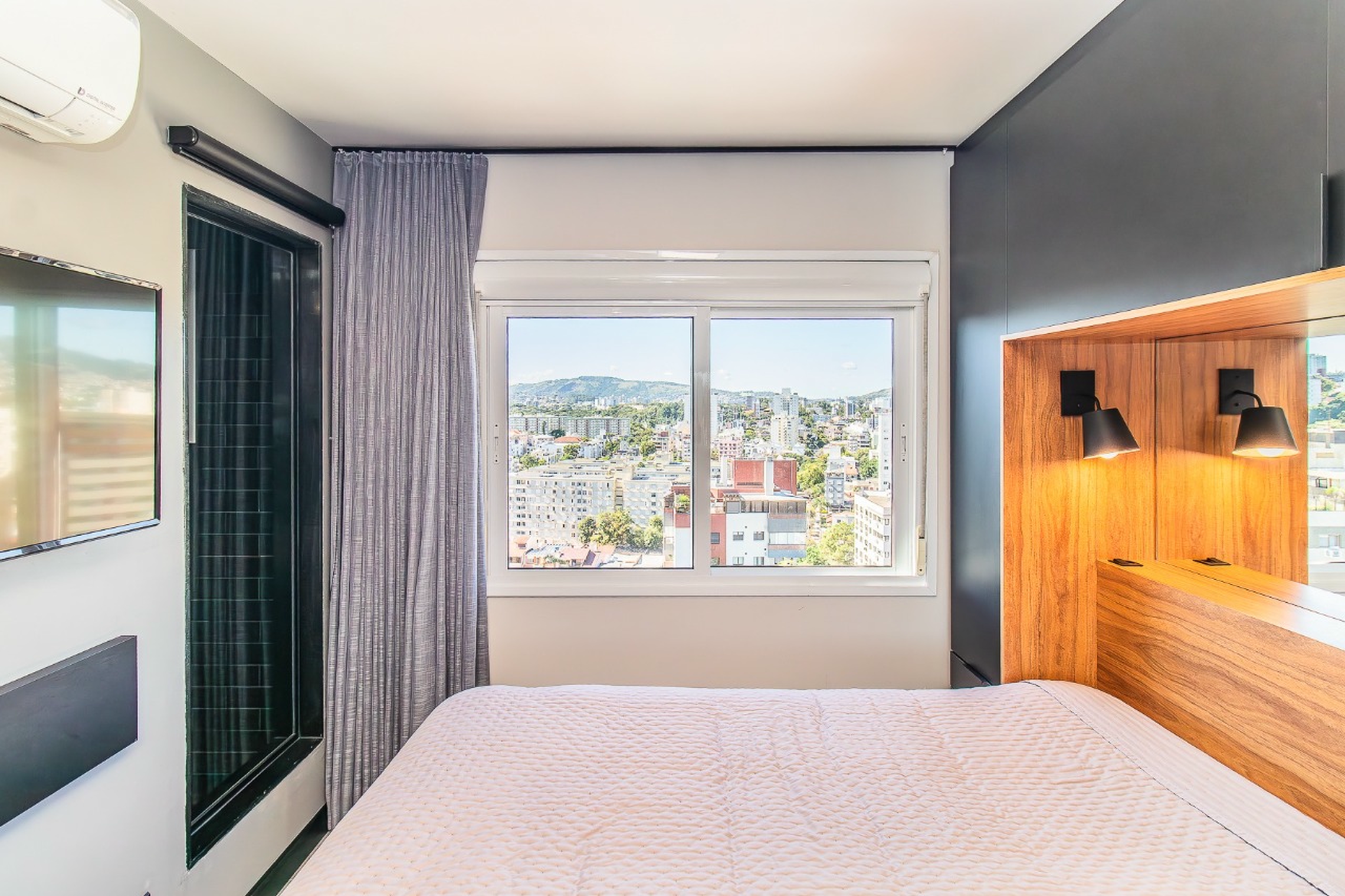 R$ 1.495.000 - COBERTURA DUPLEX - MOBILIADA - 129M2 - 2 SU&Iacute;TES - VISTA - INFRA - 2 VAGAS Rua Doutor Veridiano Farias Porto Alegre - 