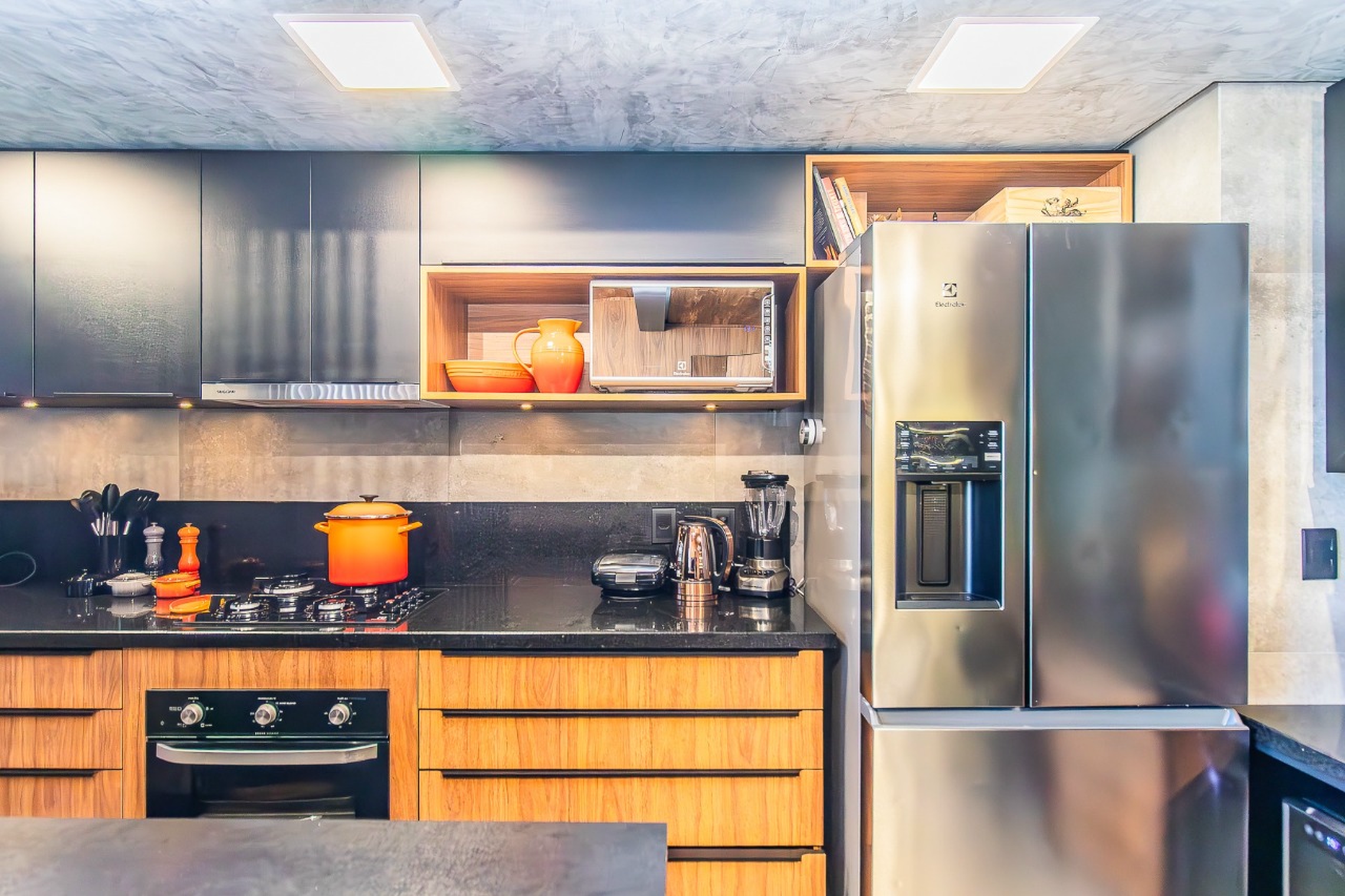 R$ 1.495.000 - COBERTURA DUPLEX - MOBILIADA - 129M2 - 2 SU&Iacute;TES - VISTA - INFRA - 2 VAGAS Rua Doutor Veridiano Farias Porto Alegre - 