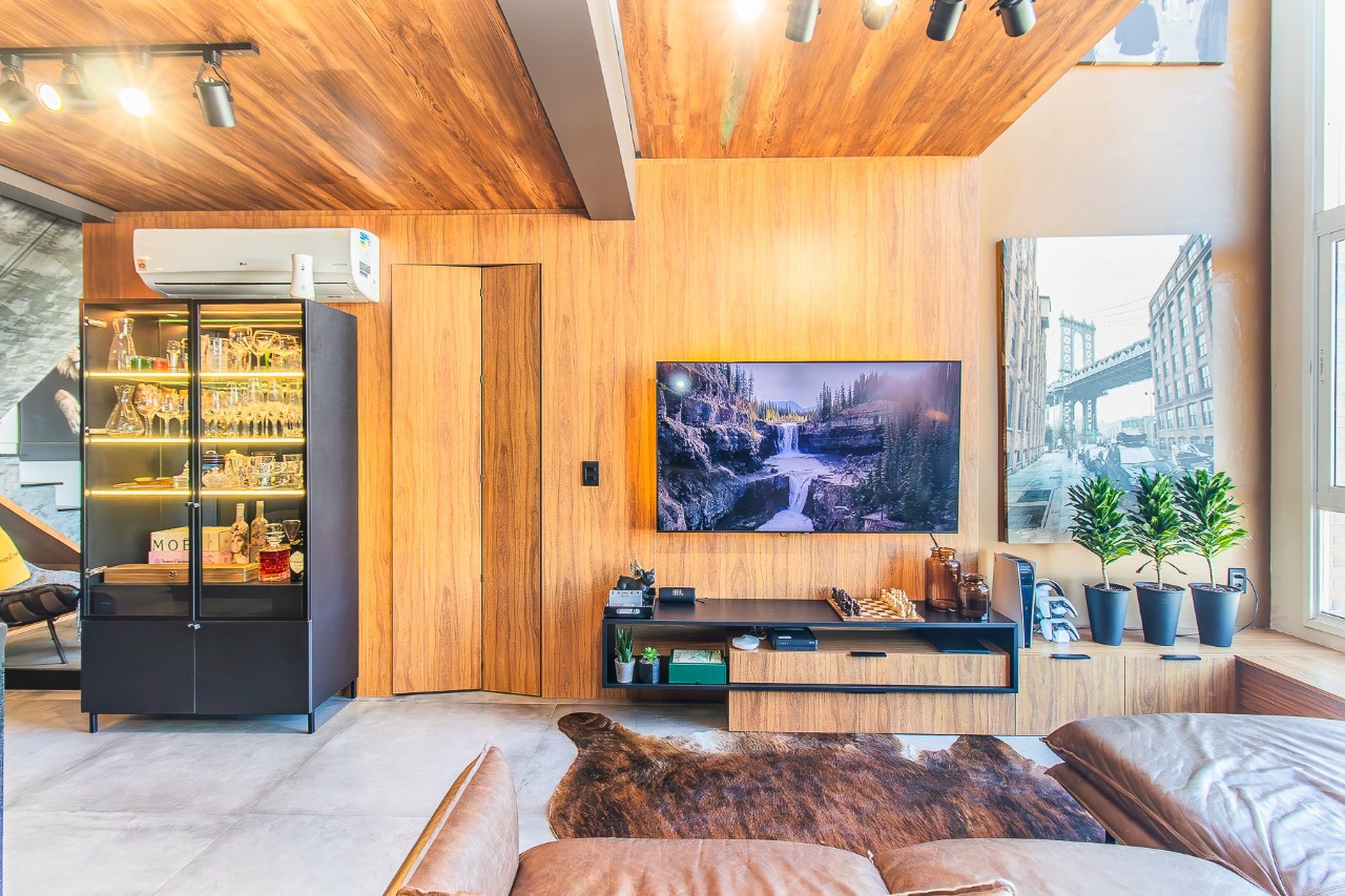 R$ 1.495.000 - COBERTURA DUPLEX - MOBILIADA - 129M2 - 2 SU&Iacute;TES - VISTA - INFRA - 2 VAGAS Rua Doutor Veridiano Farias Porto Alegre - 