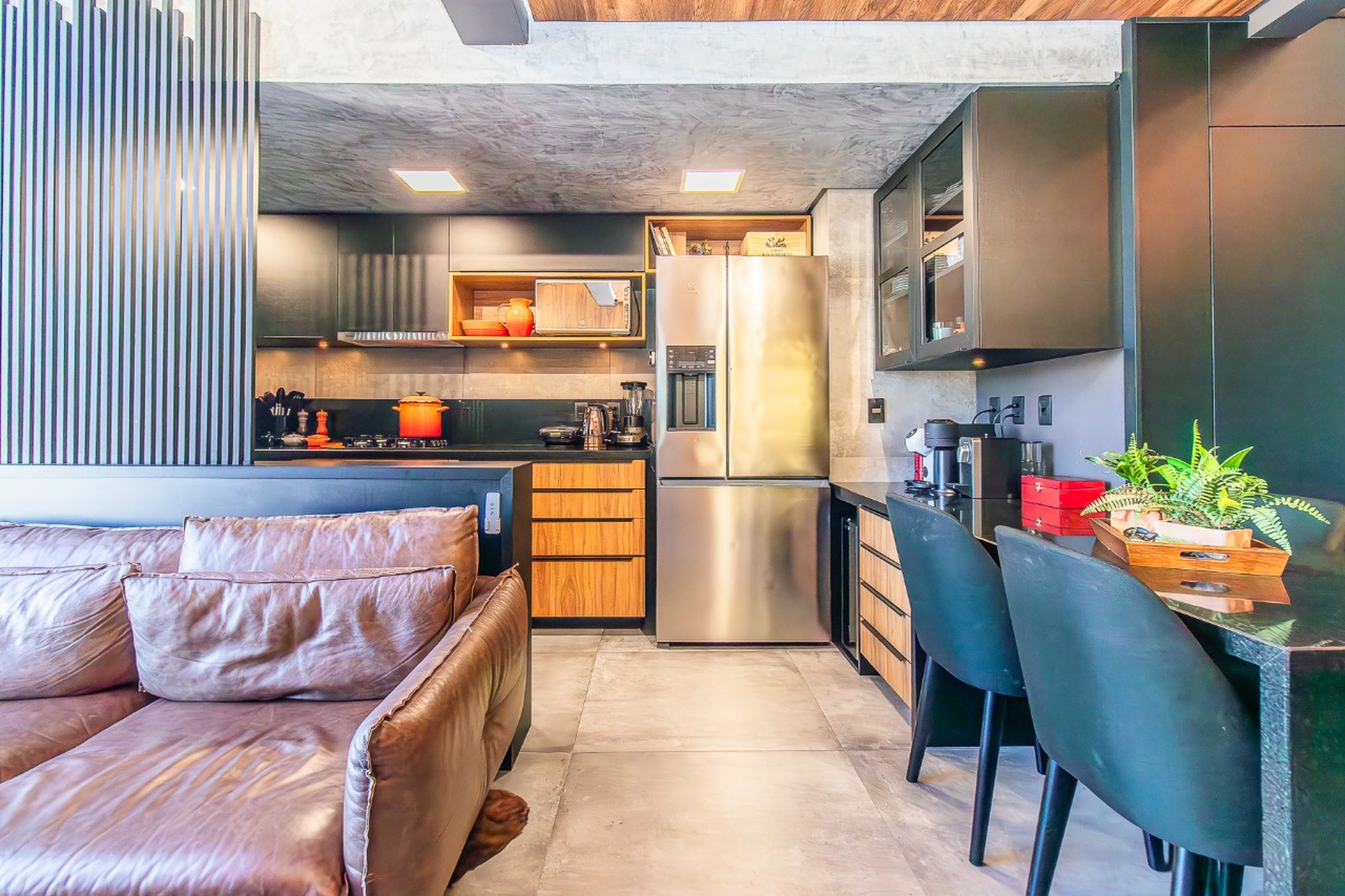 R$ 1.495.000 - COBERTURA DUPLEX - MOBILIADA - 129M2 - 2 SU&Iacute;TES - VISTA - INFRA - 2 VAGAS Rua Doutor Veridiano Farias Porto Alegre - 