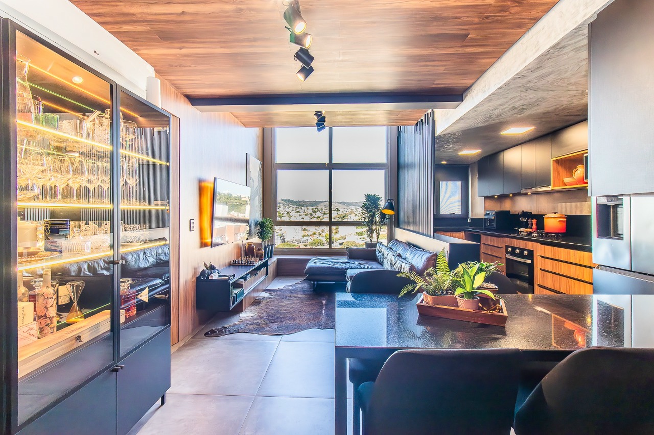 R$ 1.495.000 - COBERTURA DUPLEX - MOBILIADA - 129M2 - 2 SU&Iacute;TES - VISTA - INFRA - 2 VAGAS Rua Doutor Veridiano Farias Porto Alegre - 