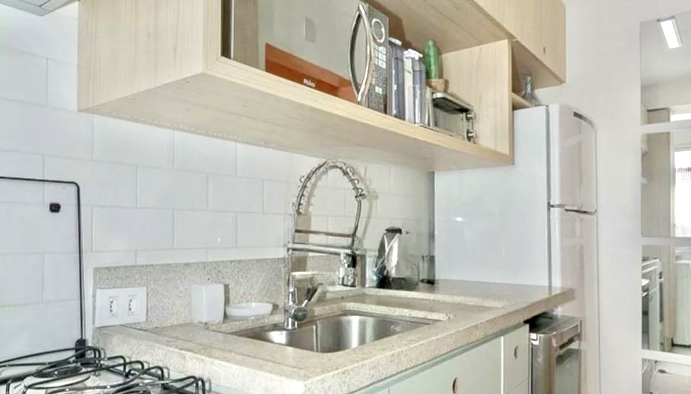 R$ 450.000 - PORTEIRA FECHADA - APARTAMENTO - 49M2 - 1 DORM - ELEVADOR Rua Fernandes Vieira Porto Alegre - 