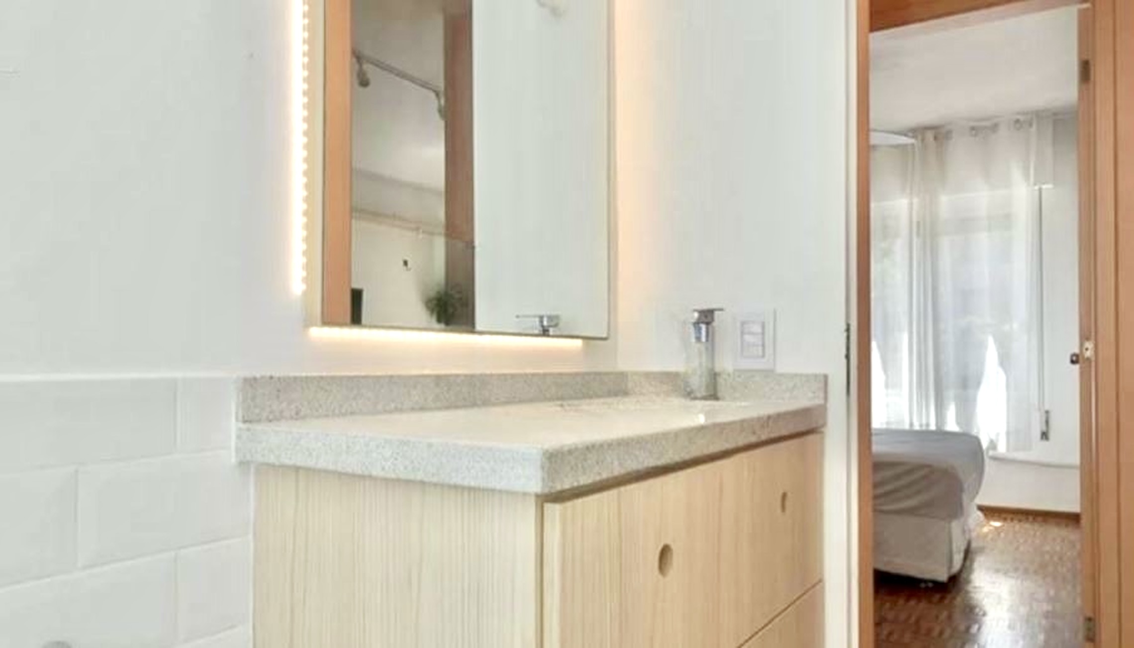 R$ 450.000 - PORTEIRA FECHADA - APARTAMENTO - 49M2 - 1 DORM - ELEVADOR Rua Fernandes Vieira Porto Alegre - 