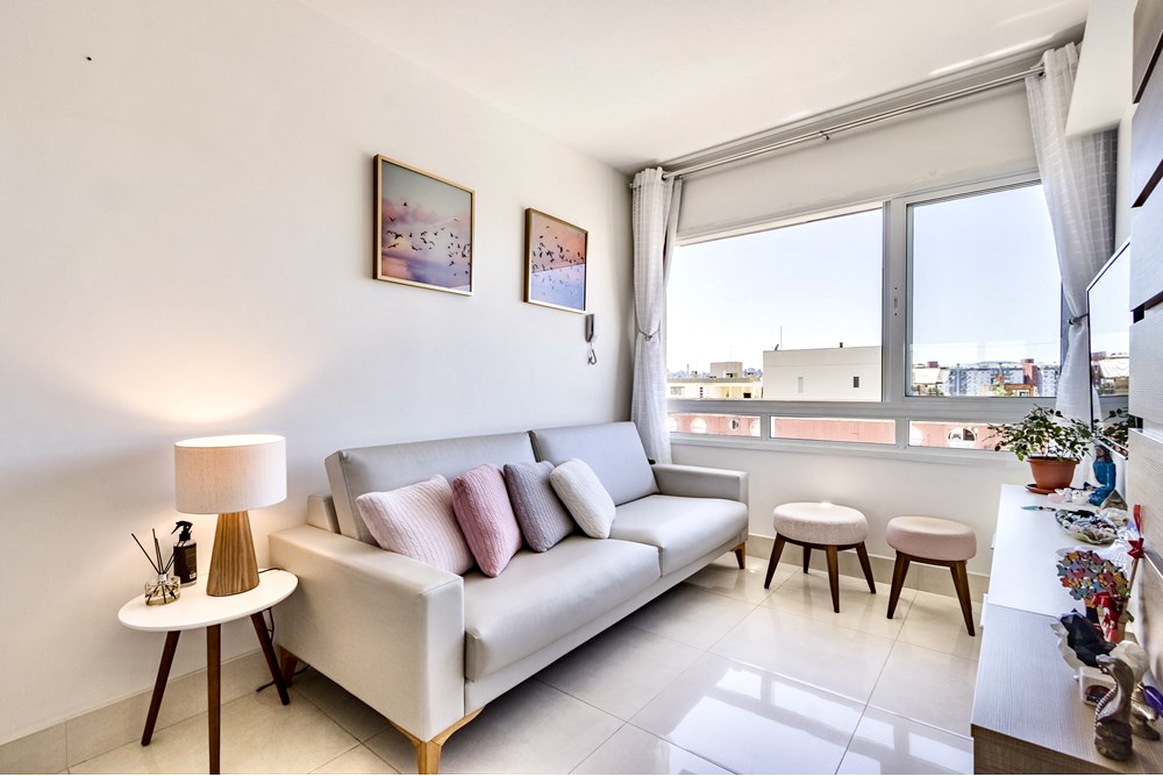 R$ 450.000 - LINDO APARTAMENTO - MOBILIADO - 39M2 - 1 DORM - VISTA - INFRA - 1 VAGA Rua Coronel André Belo Porto Alegre - 