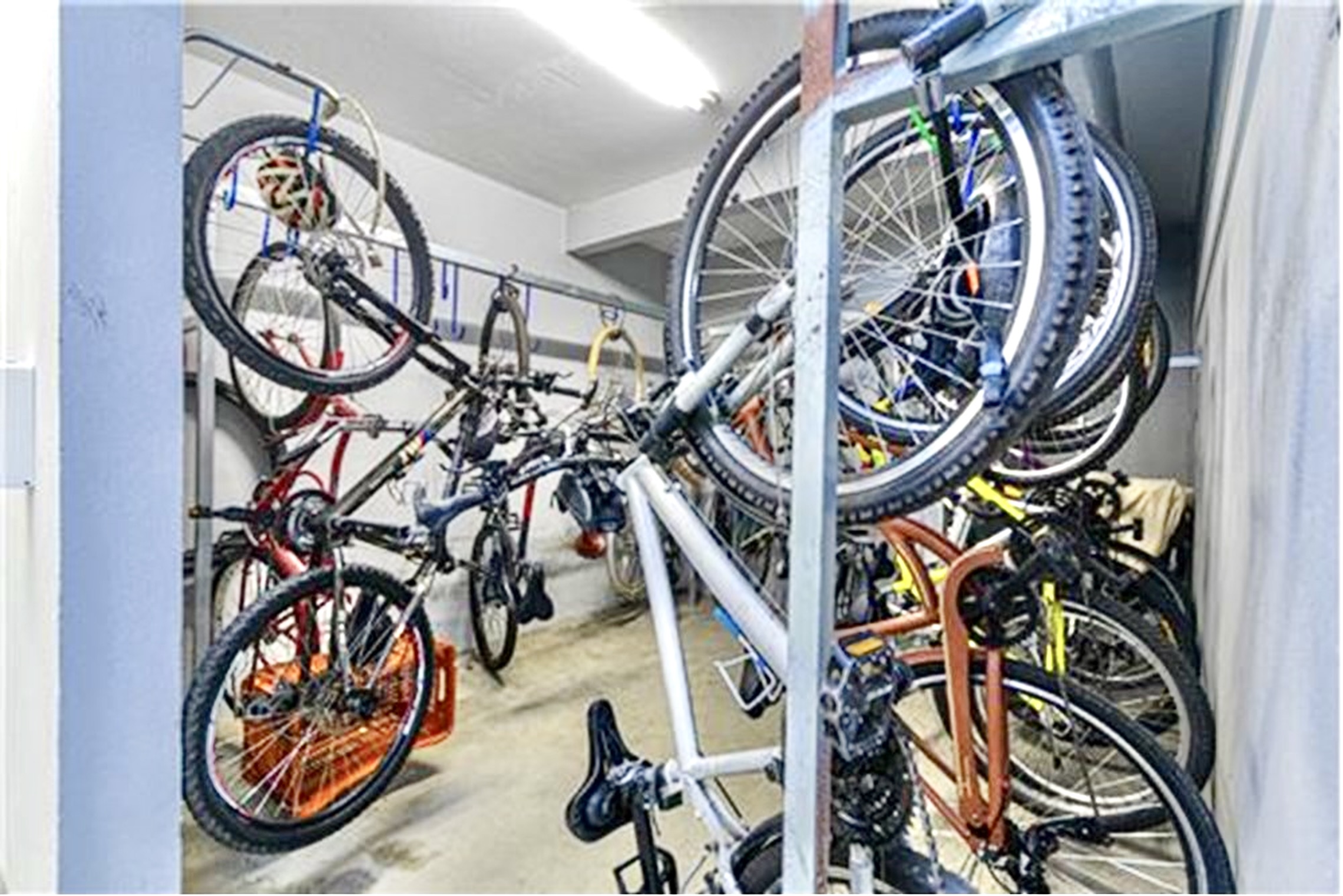 R$ 450.000 - LINDO APARTAMENTO - MOBILIADO - 39M2 - 1 DORM - VISTA - INFRA - 1 VAGA Rua Coronel André Belo Porto Alegre - 