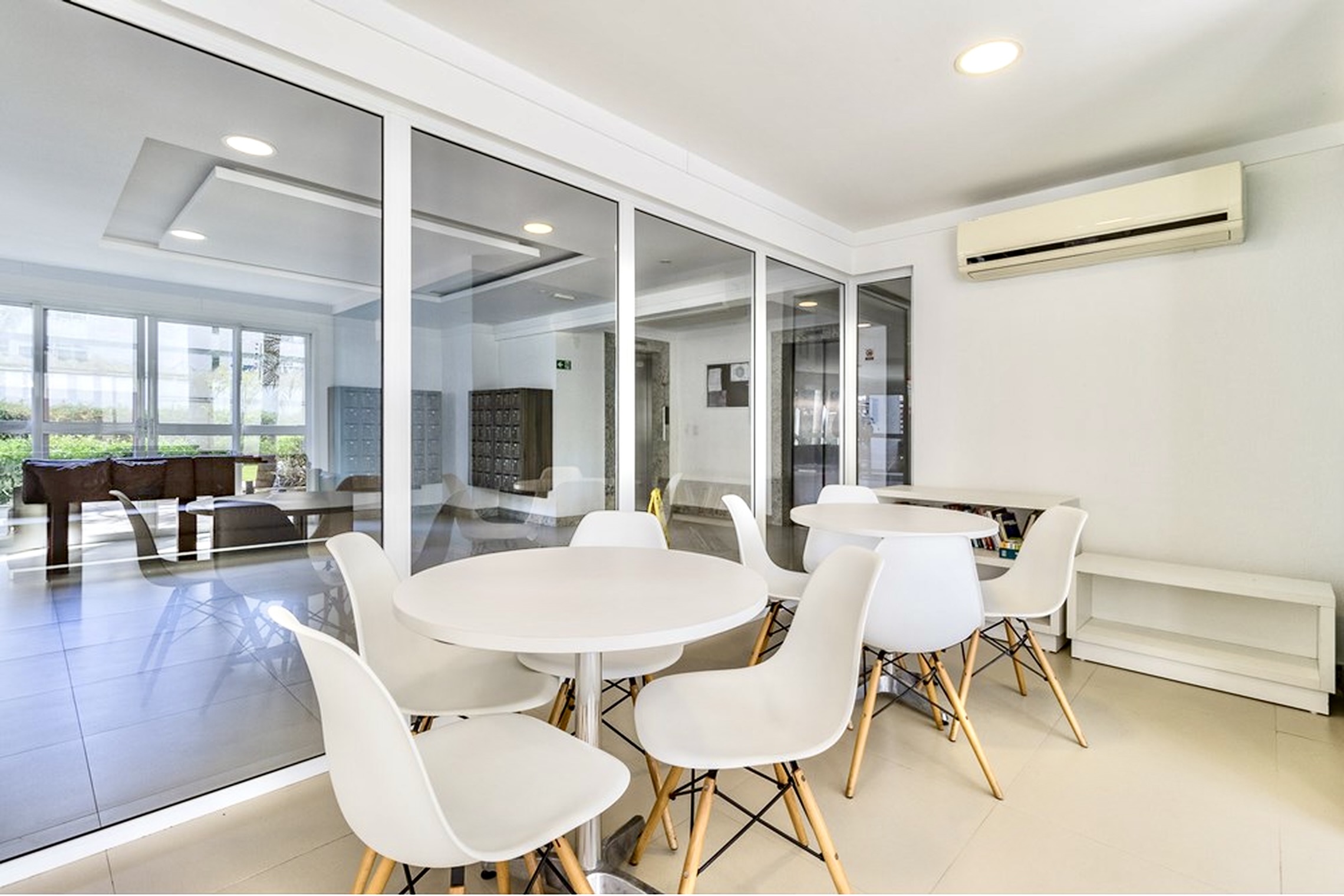 R$ 450.000 - LINDO APARTAMENTO - MOBILIADO - 39M2 - 1 DORM - VISTA - INFRA - 1 VAGA Rua Coronel André Belo Porto Alegre - 