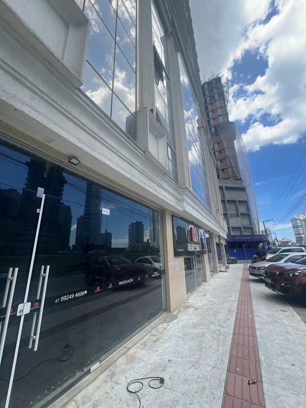 Apartamento Pr&oacute;ximo &agrave; Havan com Vista Mar &agrave; Venda em Itapema  Itapema - 