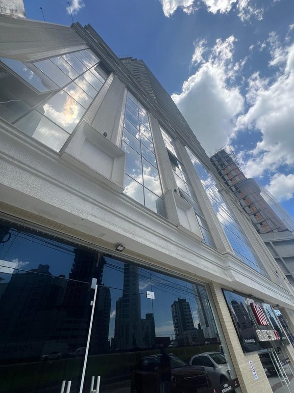 Apartamento Pr&oacute;ximo &agrave; Havan com Vista Mar &agrave; Venda em Itapema  Itapema - 