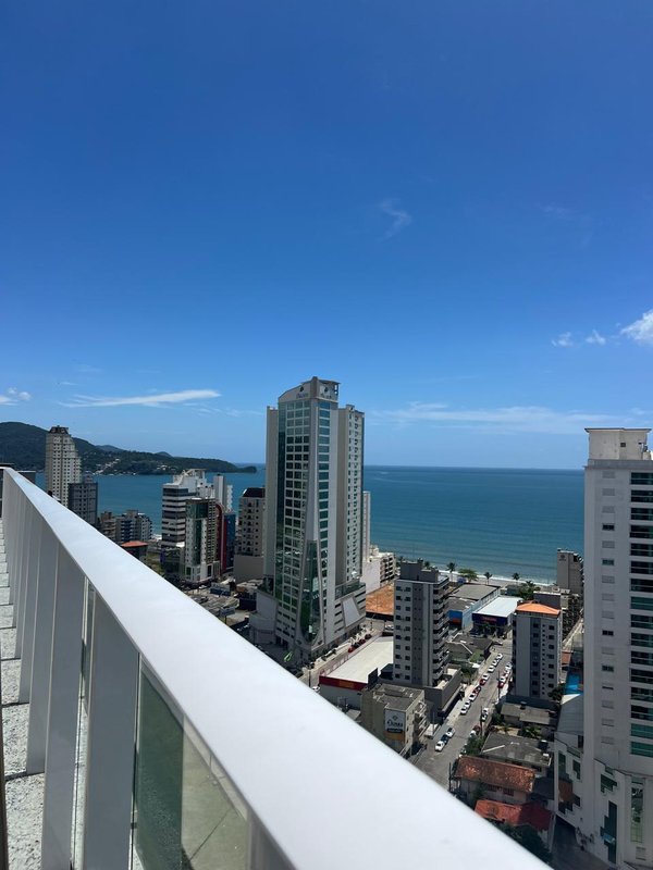 Apartamento Pr&oacute;ximo &agrave; Havan com Vista Mar &agrave; Venda em Itapema  Itapema - 