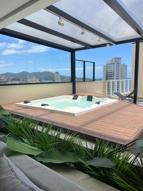 Apartamento Pr&oacute;ximo &agrave; Havan com Vista Mar &agrave; Venda em Itapema  Itapema - 