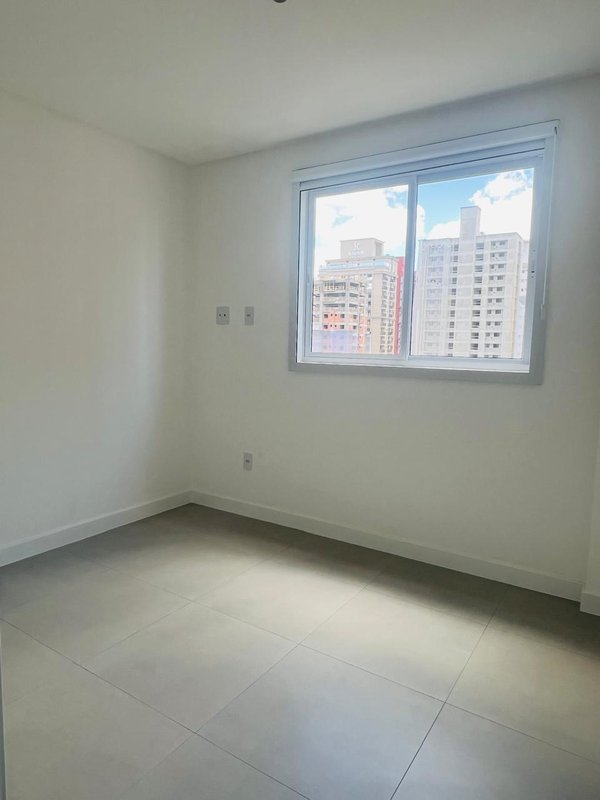 Apartamento Pr&oacute;ximo &agrave; Havan com Vista Mar &agrave; Venda em Itapema  Itapema - 