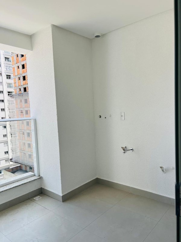 Apartamento Pr&oacute;ximo &agrave; Havan com Vista Mar &agrave; Venda em Itapema  Itapema - 