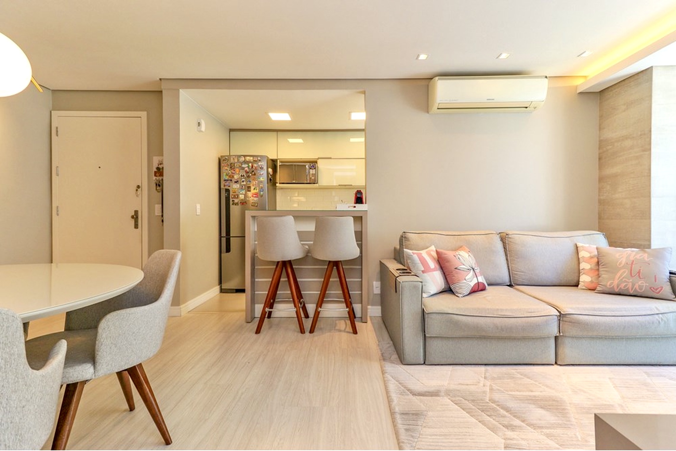 R$ 750.000 - SERENIT&Aacute; - LINDO APARTAMENTO - 74M2 - 3 DORM - SU&Iacute;TE - INFRA - 1 VAGA Rua Jari Porto Alegre - 