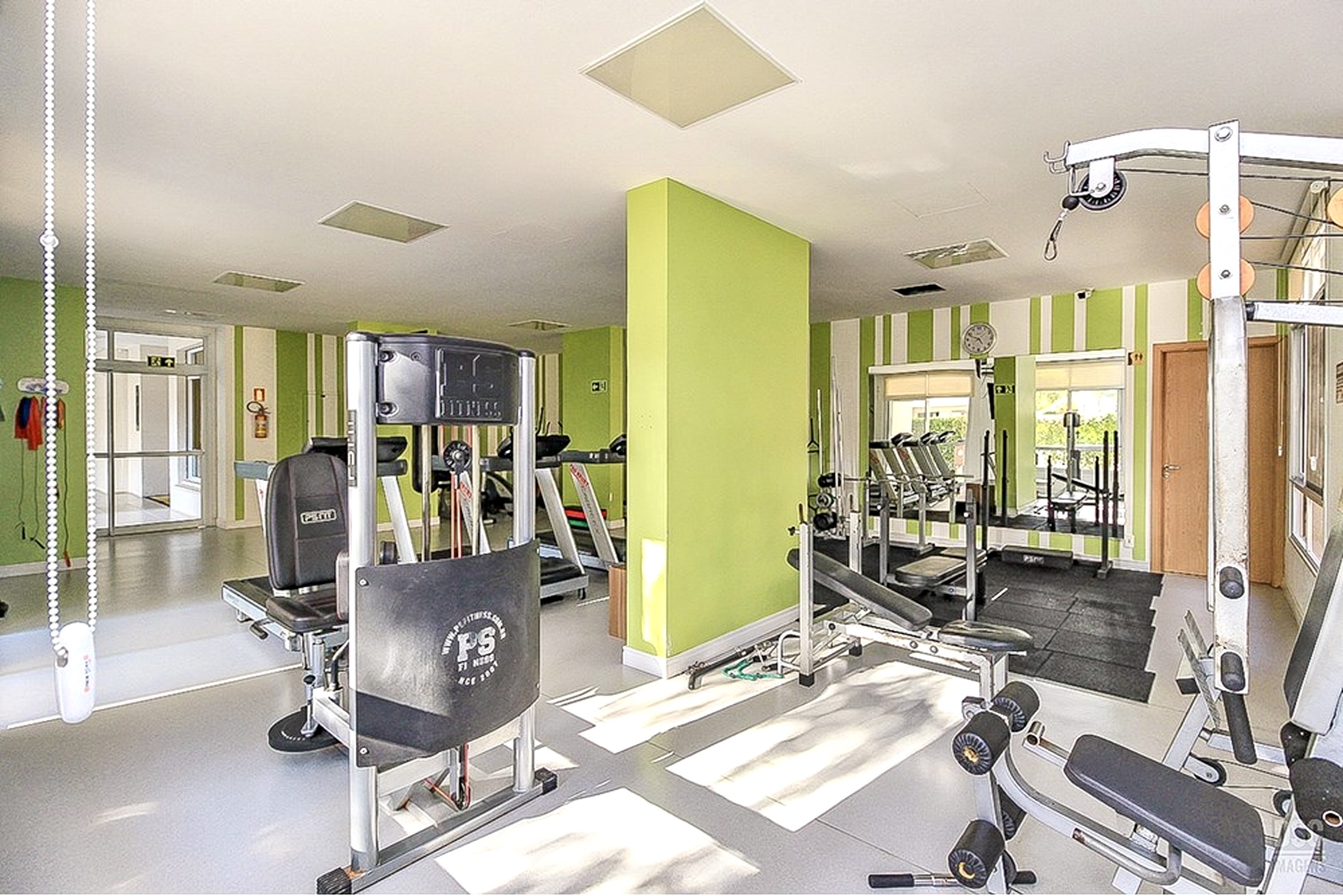 R$ 750.000 - SERENIT&Aacute; - LINDO APARTAMENTO - 74M2 - 3 DORM - SU&Iacute;TE - INFRA - 1 VAGA Rua Jari Porto Alegre - 