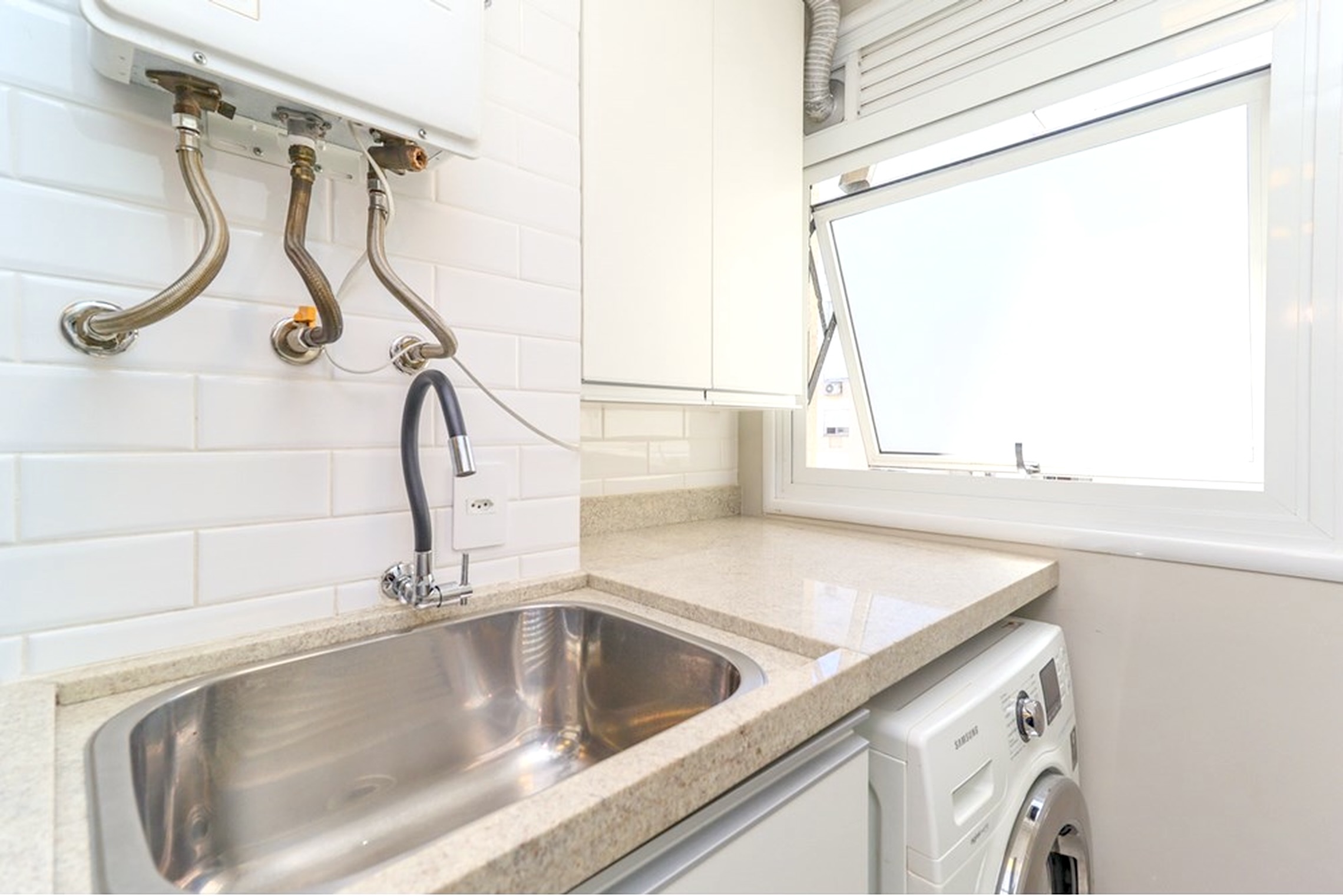 R$ 750.000 - SERENIT&Aacute; - LINDO APARTAMENTO - 74M2 - 3 DORM - SU&Iacute;TE - INFRA - 1 VAGA Rua Jari Porto Alegre - 