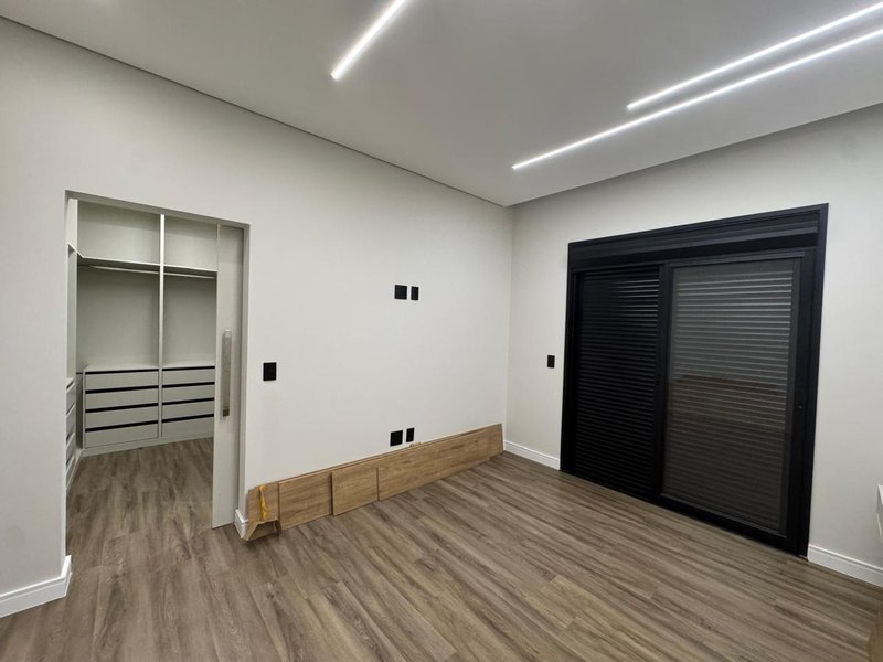 CASA T&Eacute;RREA COM 4 SU&Iacute;TES, ESCRIT&Oacute;RIO E LAZER COMPLETO INCLUINDO PISCINA E QUADRA DE BEACH Rodovia Anhangüera Campinas - 