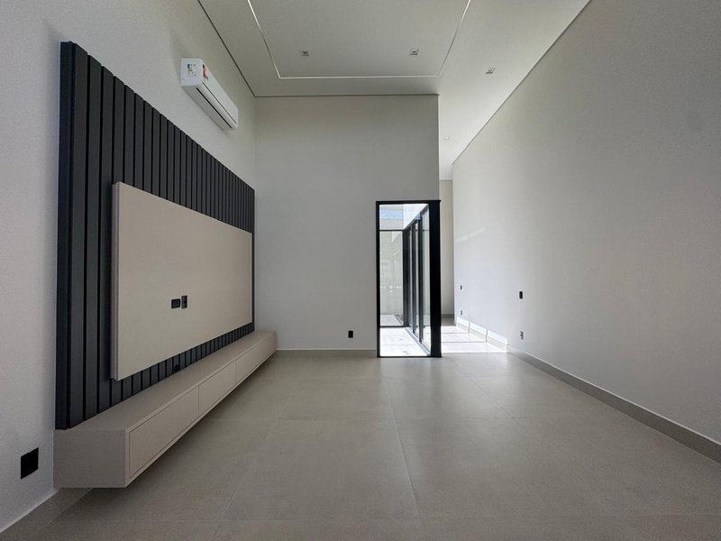 CASA T&Eacute;RREA COM 4 SU&Iacute;TES, ESCRIT&Oacute;RIO E LAZER COMPLETO INCLUINDO PISCINA E QUADRA DE BEACH Rodovia Anhangüera Campinas - 