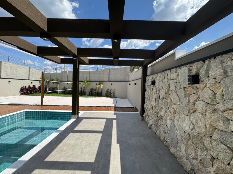 CASA T&Eacute;RREA COM 4 SU&Iacute;TES, ESCRIT&Oacute;RIO E LAZER COMPLETO INCLUINDO PISCINA E QUADRA DE BEACH Rodovia Anhangüera Campinas - 