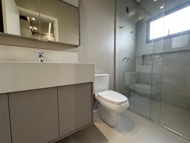 CASA T&Eacute;RREA COM 4 SU&Iacute;TES, ESCRIT&Oacute;RIO E LAZER COMPLETO INCLUINDO PISCINA E QUADRA DE BEACH Rodovia Anhangüera Campinas - 