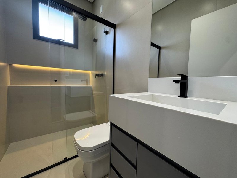 Sobrado Moderno &agrave; Venda em Valinhos/SP Rua Oito Valinhos - 