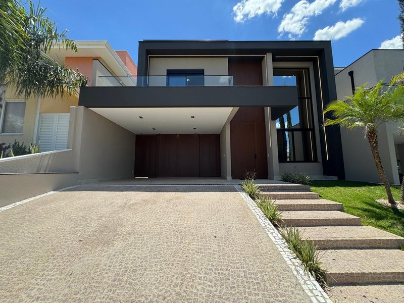 Sobrado Moderno &agrave; Venda em Valinhos/SP Rua Oito Valinhos - 