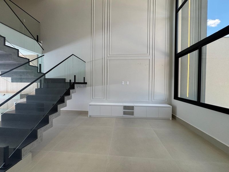 Sobrado Moderno &agrave; Venda em Valinhos/SP Rua Oito Valinhos - 