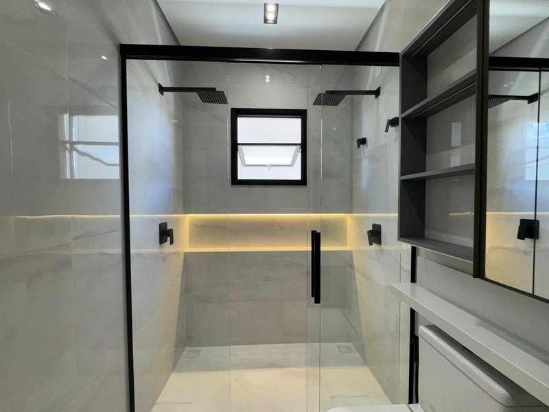 Sobrado Moderno &agrave; Venda em Valinhos/SP Rua Oito Valinhos - 