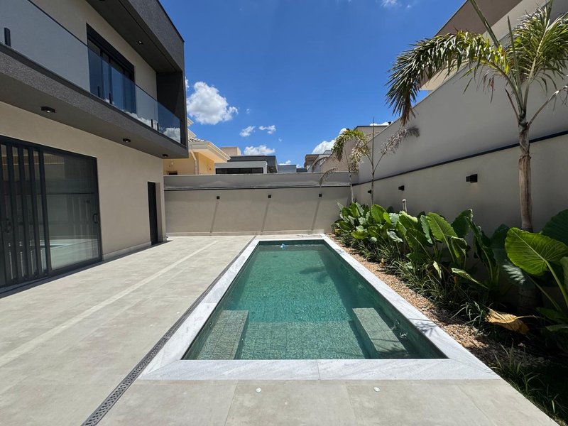 Sobrado Moderno &agrave; Venda em Valinhos/SP Rua Oito Valinhos - 