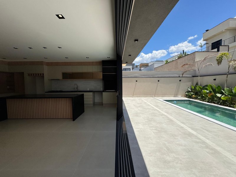 Sobrado Moderno &agrave; Venda em Valinhos/SP Rua Oito Valinhos - 