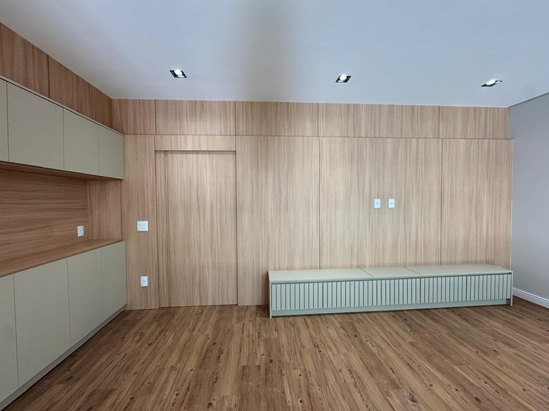 Sobrado Moderno &agrave; Venda em Valinhos/SP Rua Oito Valinhos - 