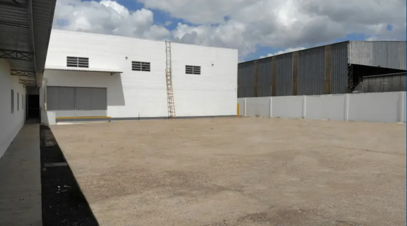 Condom&iacute;nio log&iacute;stico com 3.250 m&sup2; na Av Pl&iacute;nio Kroeff Avenida Plínio Kroeff Porto Alegre - 