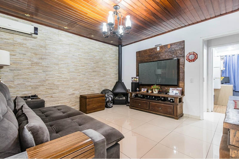 Casa com 3 quartos pr&oacute;ximo &aacute; Av Dr Rubem Knijnik R. Francisca Lechner Porto Alegre - 