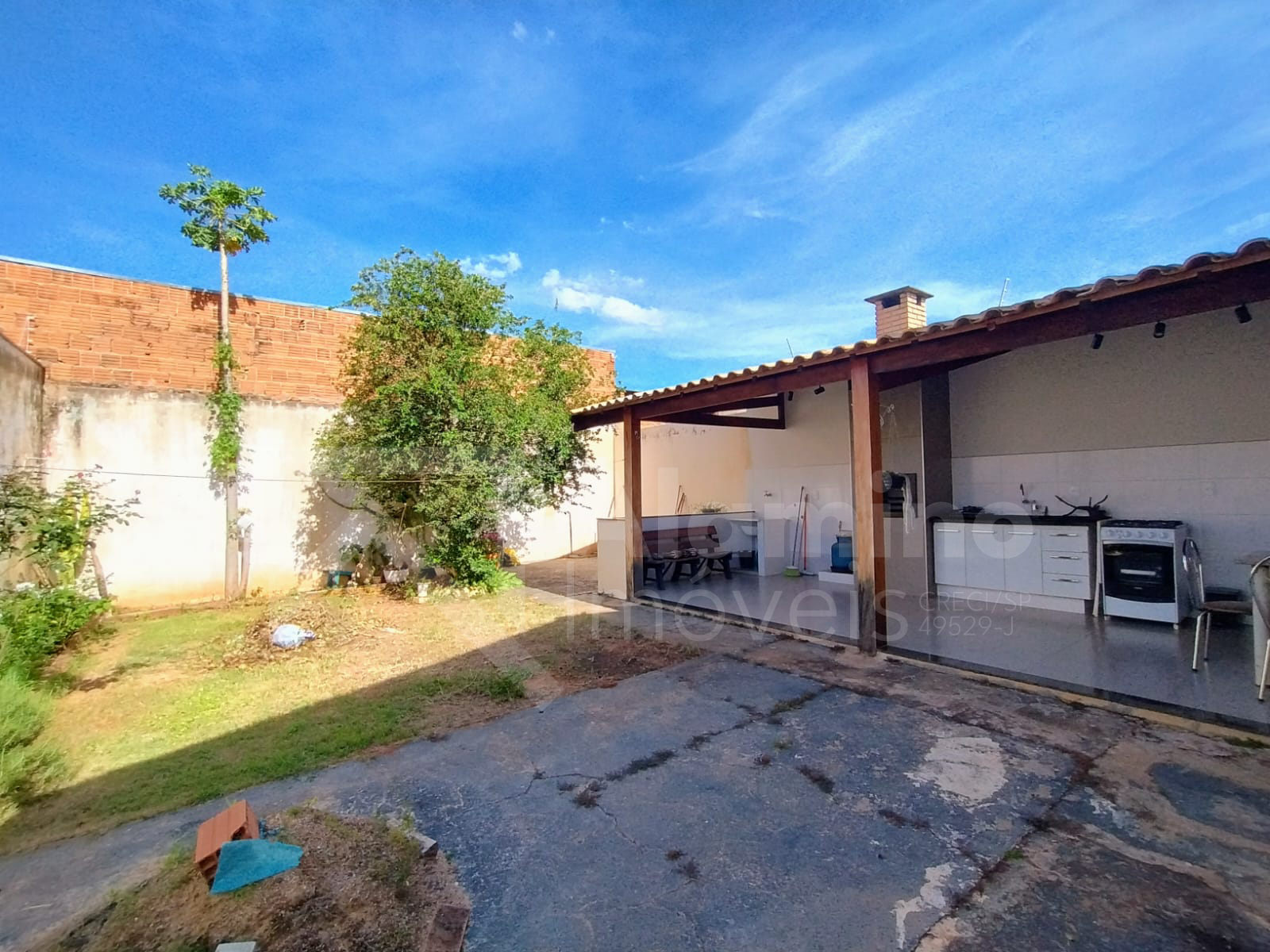 Parque J&uacute;lio N&oacute;brega - Resid&ecirc;ncia 03 Dorms sendo 01 Su&iacute;te. Com quintal  Bauru - 