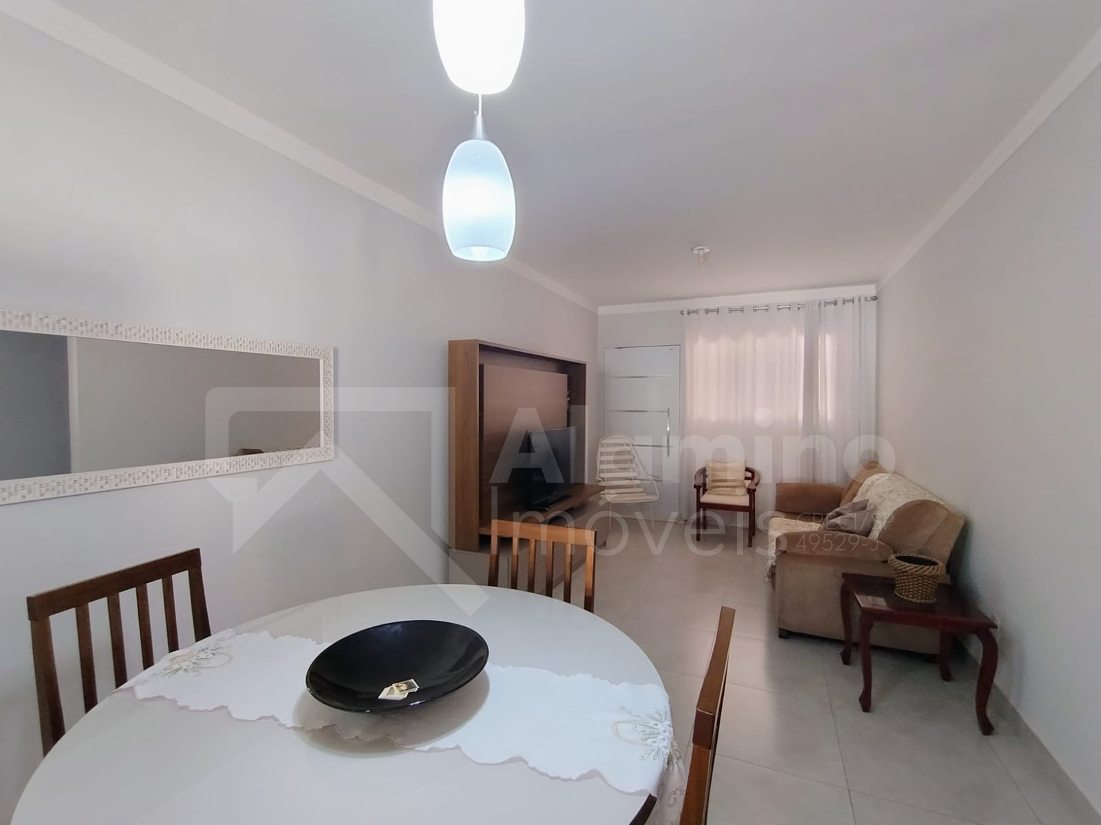 Parque J&uacute;lio N&oacute;brega - Resid&ecirc;ncia 03 Dorms sendo 01 Su&iacute;te. Com quintal  Bauru - 