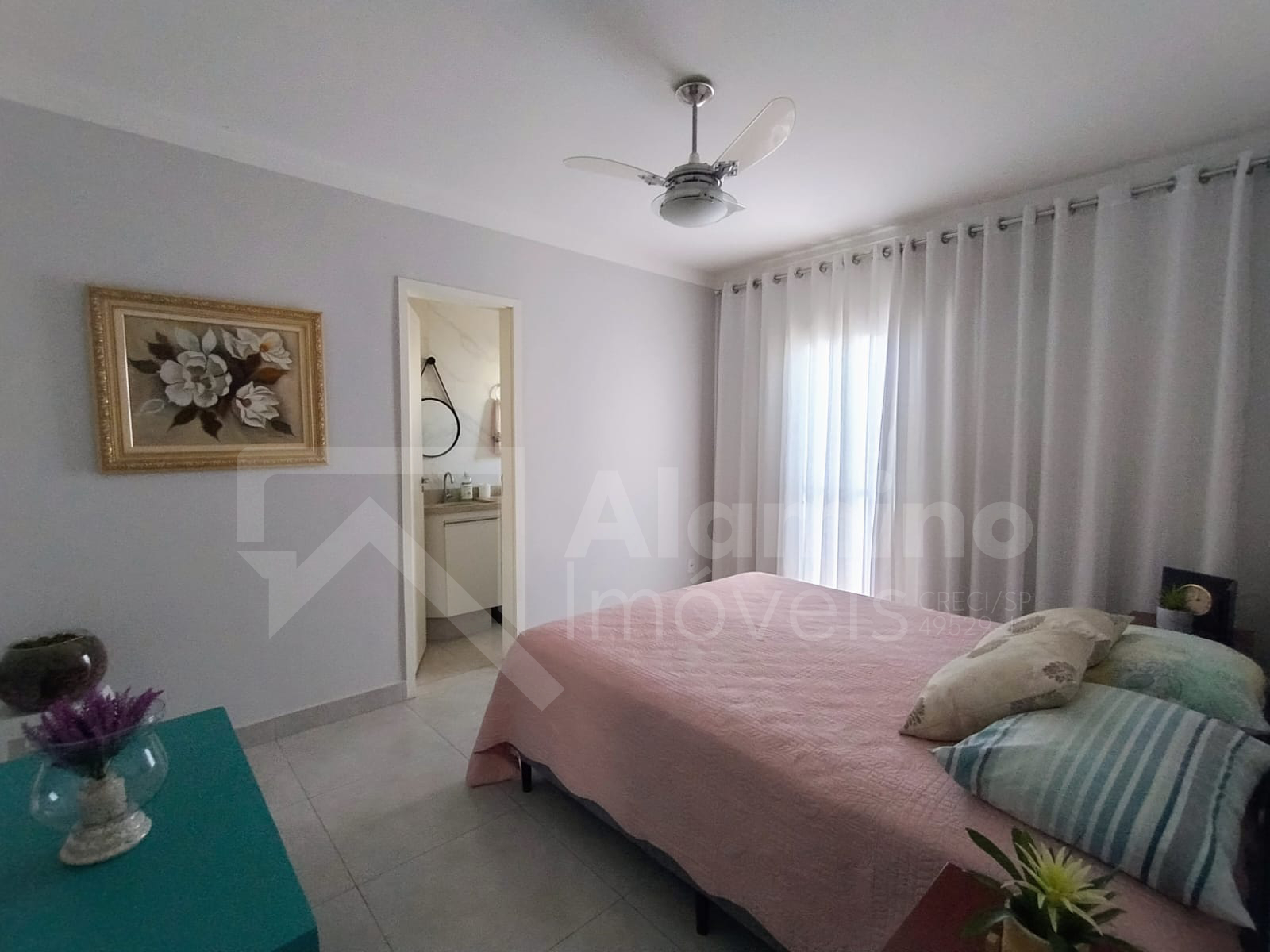 Parque J&uacute;lio N&oacute;brega - Resid&ecirc;ncia 03 Dorms sendo 01 Su&iacute;te. Com quintal  Bauru - 