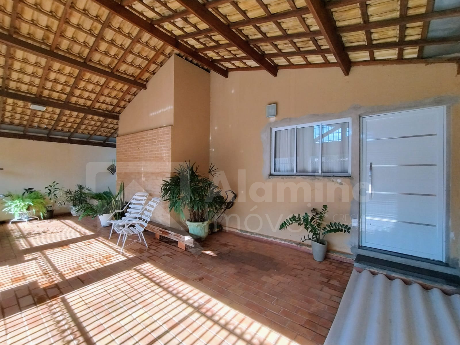 Parque J&uacute;lio N&oacute;brega - Resid&ecirc;ncia 03 Dorms sendo 01 Su&iacute;te. Com quintal  Bauru - 