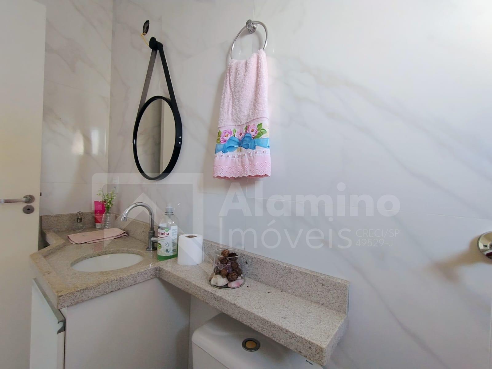 Parque J&uacute;lio N&oacute;brega - Resid&ecirc;ncia 03 Dorms sendo 01 Su&iacute;te. Com quintal  Bauru - 