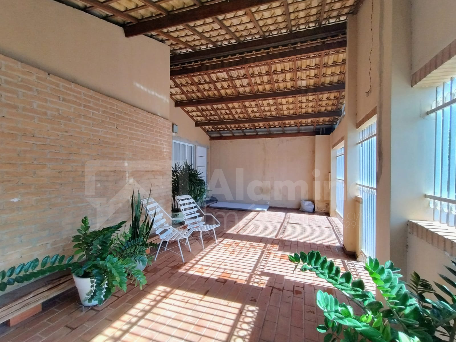 Parque J&uacute;lio N&oacute;brega - Resid&ecirc;ncia 03 Dorms sendo 01 Su&iacute;te. Com quintal  Bauru - 