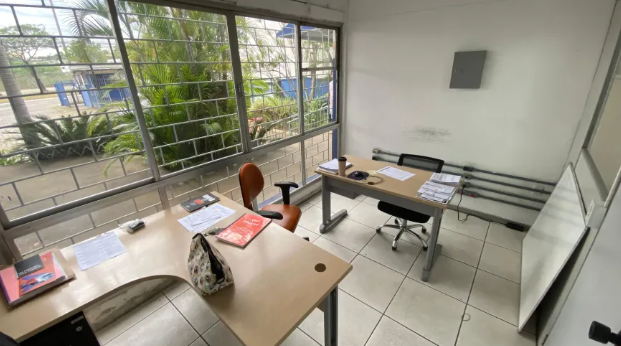 Condom&iacute;nio log&iacute;stico com 7.000 m&sup2;  na Av Pl&iacute;nio Kroeff Avenida Plínio Kroeff Porto Alegre - 