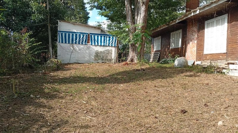 Ch&aacute;cara com terreno amplo &agrave; venda no Recanto dos P&aacute;ssaros  Igaratá - 