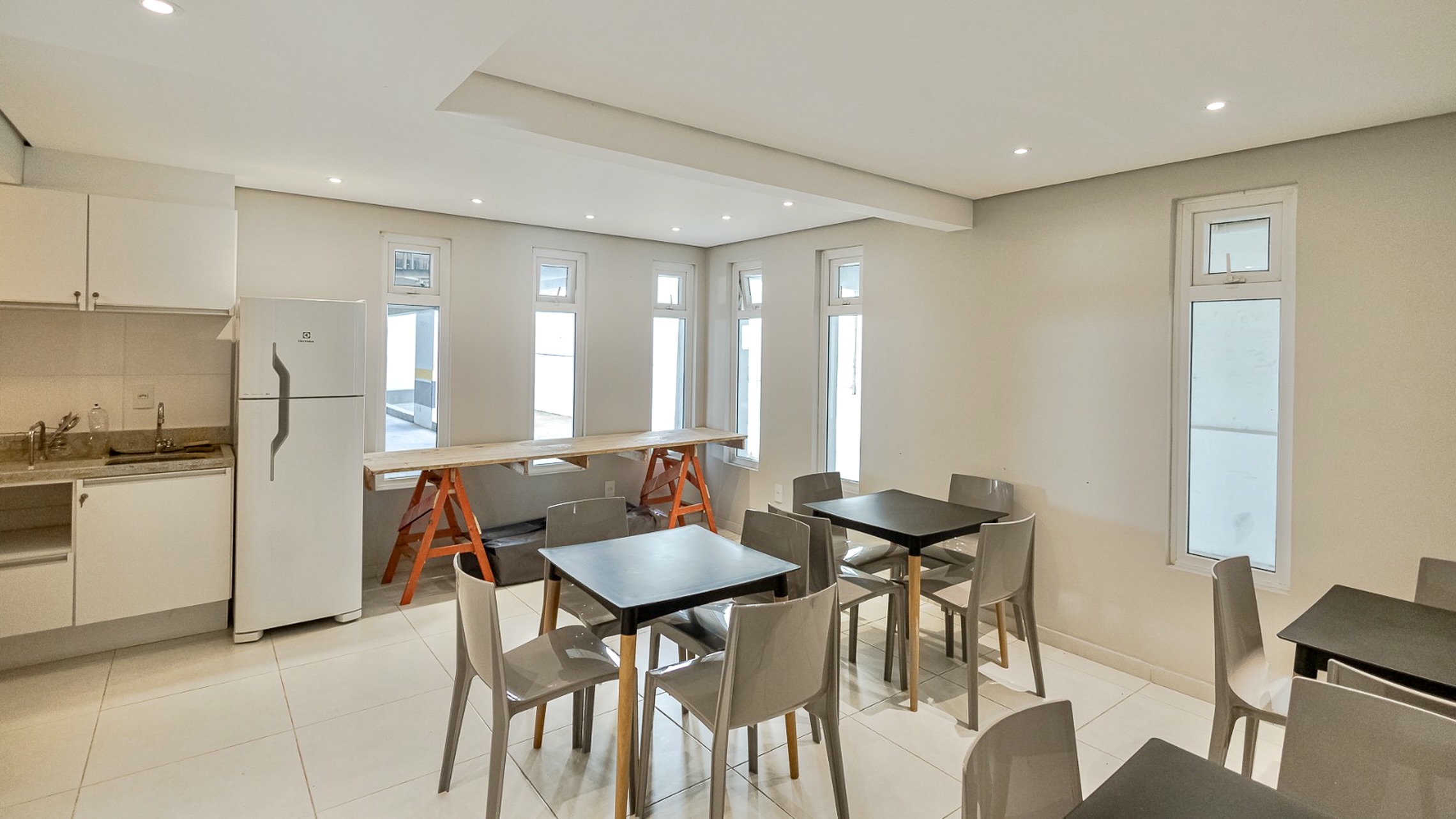 R$ 890.000 - MARAVILHOSO GARDEN - TERRA&Ccedil;O - JACUZZI - 151M2 - 2 SU&Iacute;TES - 2 VAGAS Rua João Paetzel Porto Alegre - 