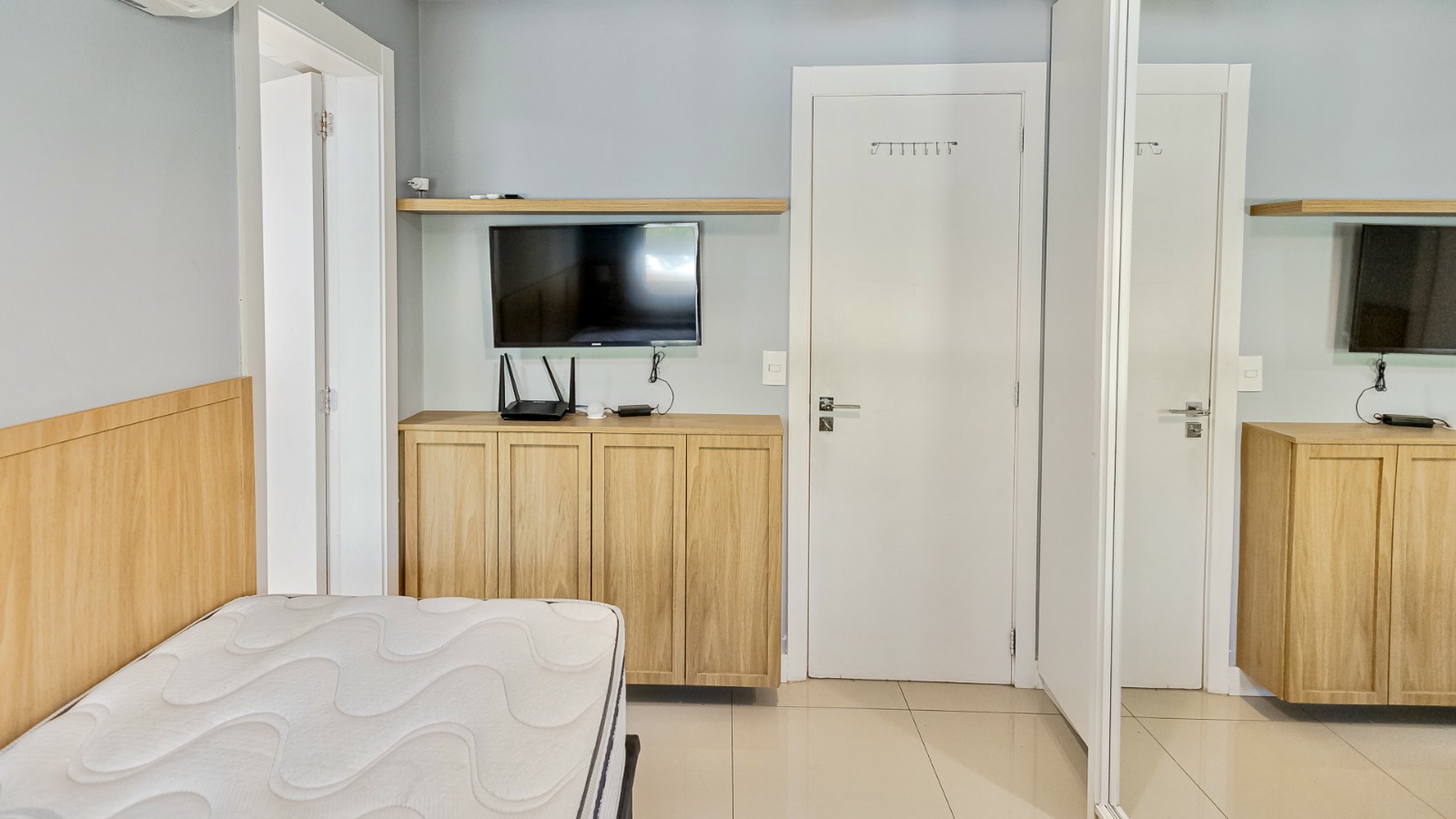 R$ 890.000 - MARAVILHOSO GARDEN - TERRA&Ccedil;O - JACUZZI - 151M2 - 2 SU&Iacute;TES - 2 VAGAS Rua João Paetzel Porto Alegre - 