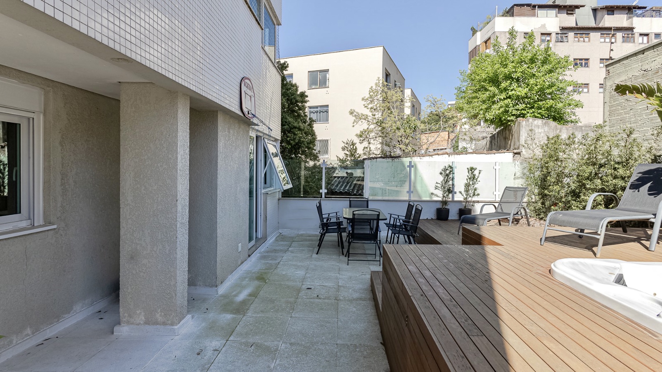 R$ 890.000 - MARAVILHOSO GARDEN - TERRA&Ccedil;O - JACUZZI - 151M2 - 2 SU&Iacute;TES - 2 VAGAS Rua João Paetzel Porto Alegre - 